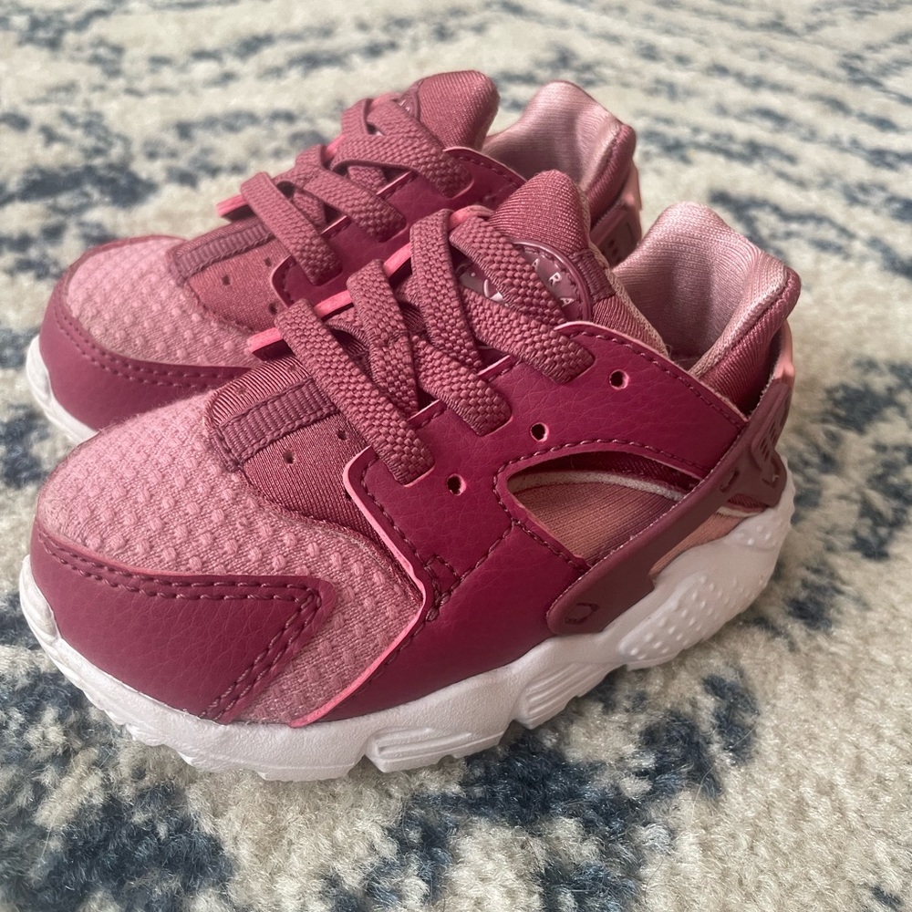 Nike Huarache baby tennis shoes sneakers